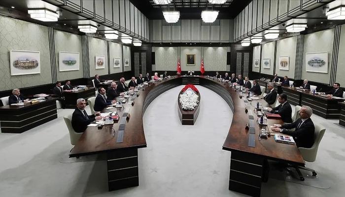 Canlı yayında kabine iddiası! "3 ila 5 bakanın g&ouml;rev değişimi olabilir"