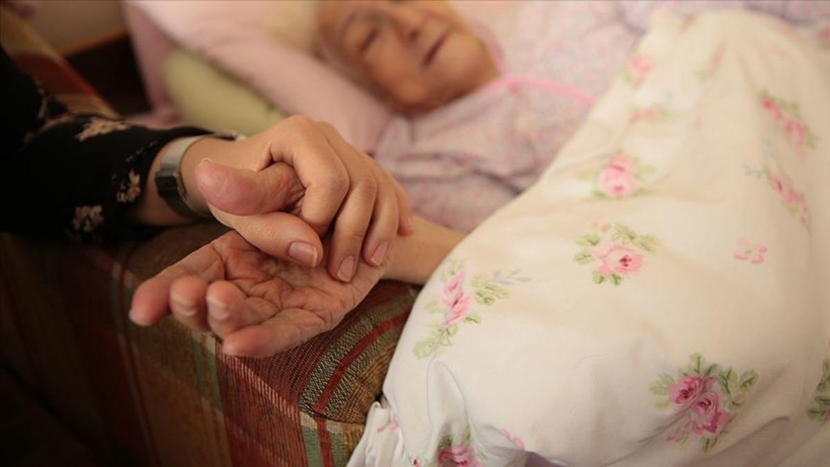 Sağlıkta yeni d&ouml;nem hayata ge&ccedil;irildi: Bakıma muhta&ccedil; hastalara 7/24 hizmet verilecek! 6