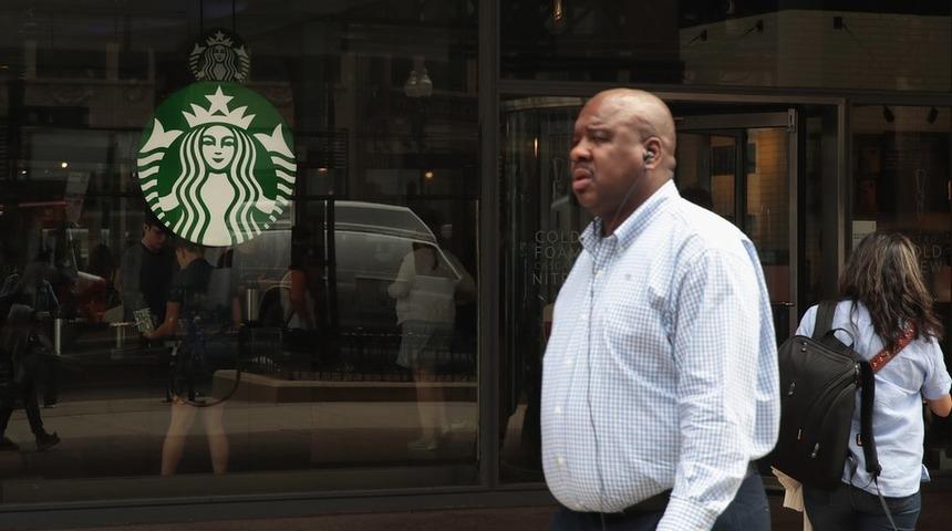 8 bin Starbucks şubesi 'ırkçılık' eğitim için aynı anda kapandı