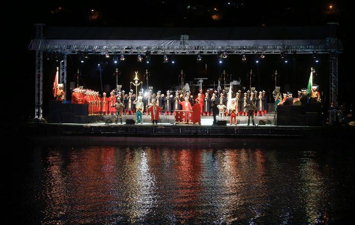 İstanbul'un fethinin 565. yıl dönümüne özel görkemli tören G1