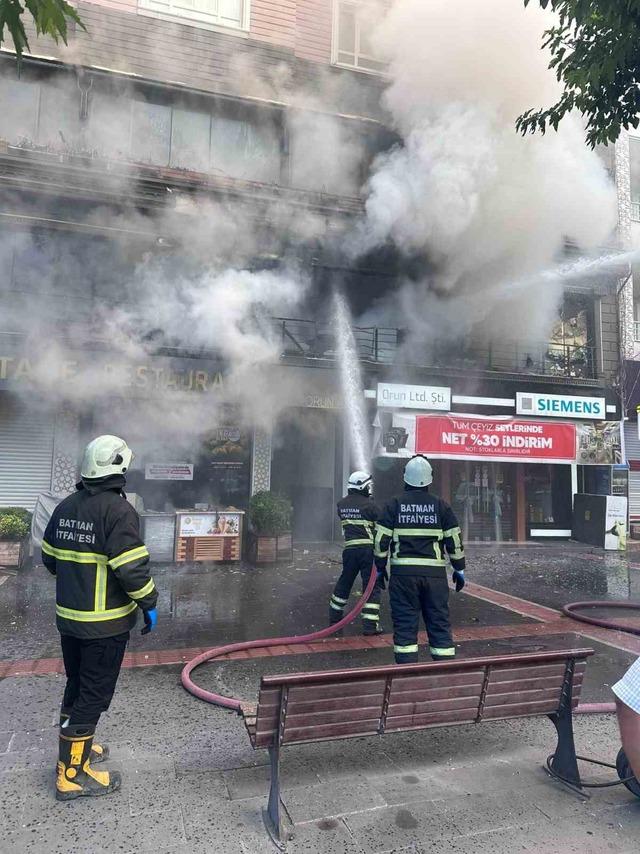 Batman&rsquo;da pastanede &ccedil;ıkan yangın s&ouml;nd&uuml;r&uuml;ld&uuml; 2