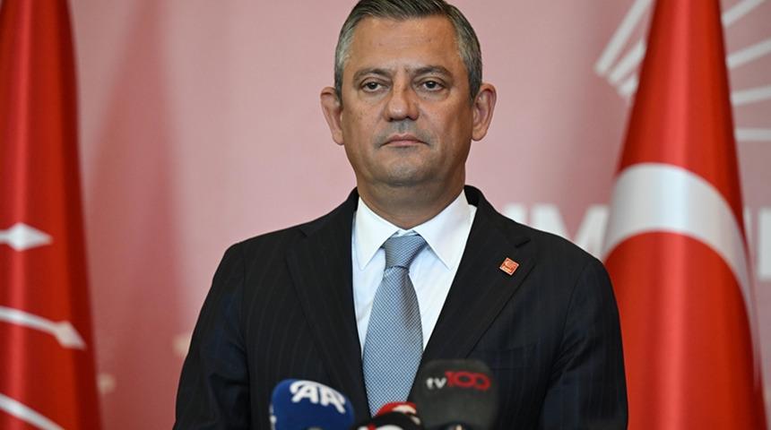 Yeni partinin ismi 'Yeni Parti' mi olacak? &Ouml;zg&uuml;r &Ouml;zel cephesi i&ccedil;in g&uuml;ndem olan kulis
