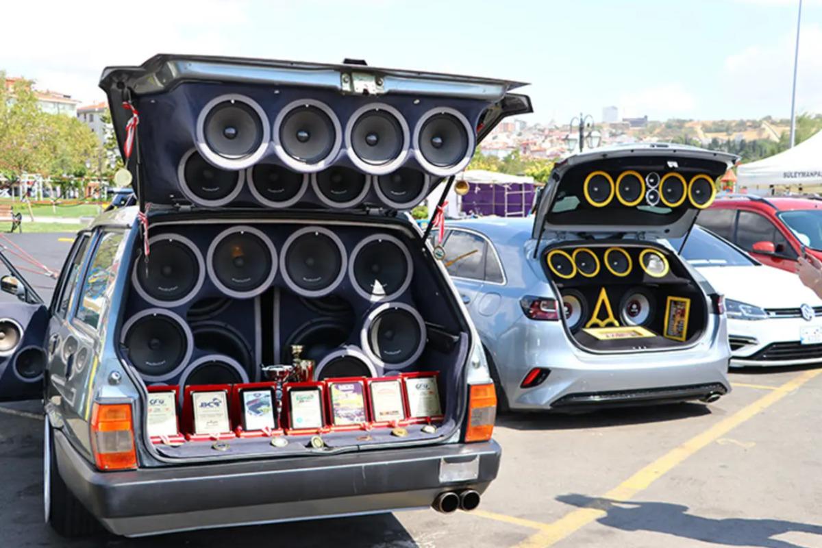 Trafikte yeni d&ouml;nem başlıyor: Artık yasak olmayacak! O ses sistemlerine vize &ccedil;ıktı 3