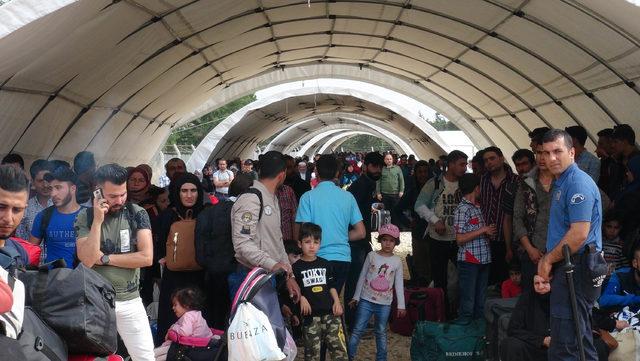 Ülkesine geçen Suriyeli sayısı 18 bini aştı