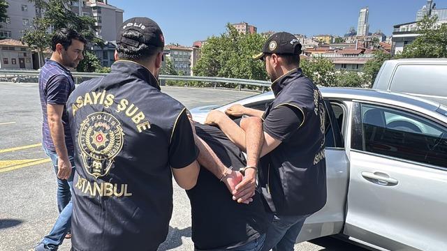 K&uuml;&ccedil;&uuml;k&ccedil;ekmece de 1 kişinin &ouml;ld&uuml;ğ&uuml; silahlı saldırıya ilişkin 2 ş&uuml;pheli yakalandı 2