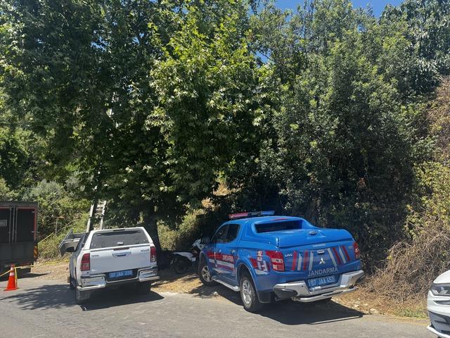 Antalya da eşya taşırken elektrik akımına kapılan 2 kişi &ouml;ld&uuml; 2