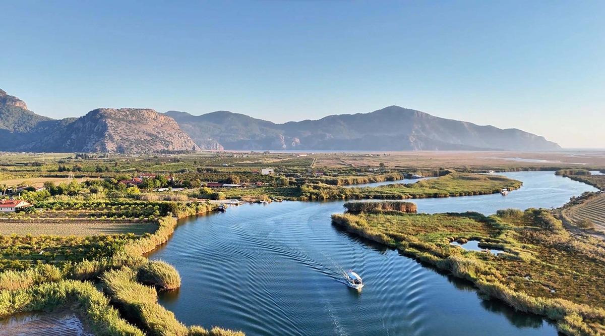 Dağı ve yerleşim alanını ikiye b&ouml;l&uuml;yordu: B&ouml;lge renk değiştirecek! 5