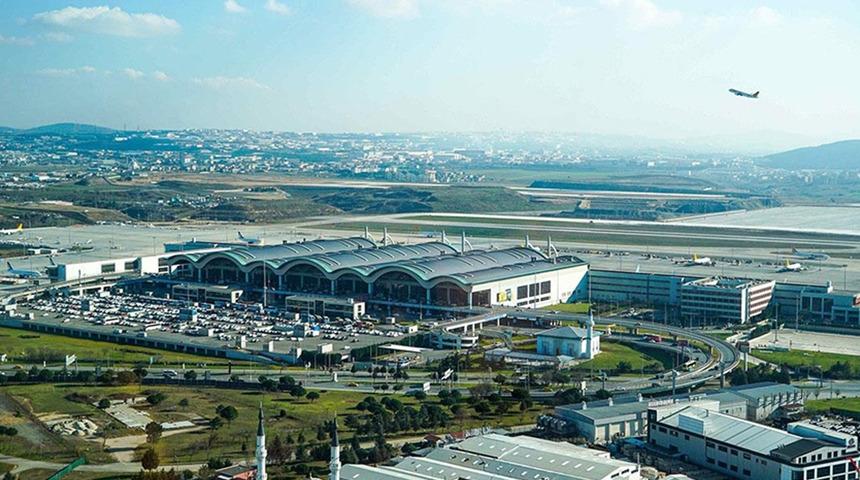 889 u&ccedil;uş, 165 bin yolcu! Sabiha G&ouml;k&ccedil;en tarihinin en yoğun g&uuml;n&uuml;