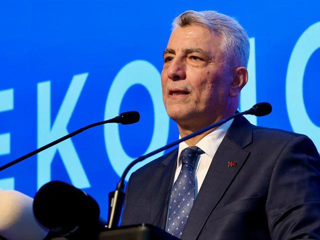 Bakan Bolat: T&uuml;rk &uuml;r&uuml;nleri d&uuml;nyada kalitenin sembol&uuml;