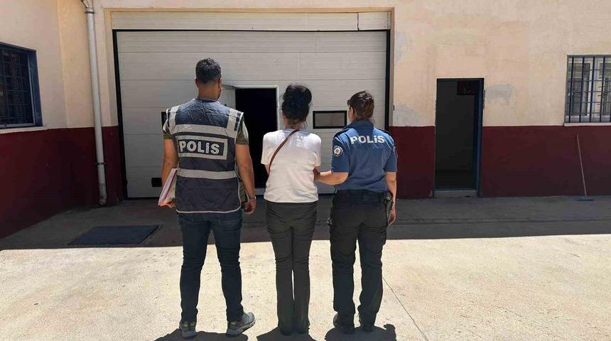 Kumluca&rsquo;da aranan 3 h&uuml;k&uuml;ml&uuml; yakalandı