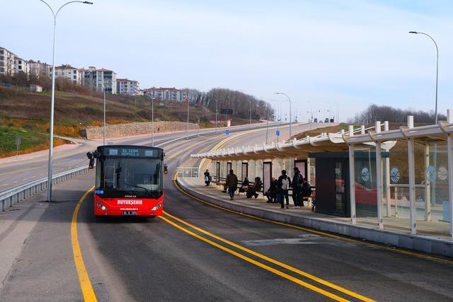 Sakarya&rsquo;da metrob&uuml;s 1 yaşında: 3 milyon 650 bin yolcu taşıdı 1