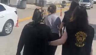 Hırsızlıktan 49 yıl hapis cezası bulunan kadın son soygununda yakayı ele verdi