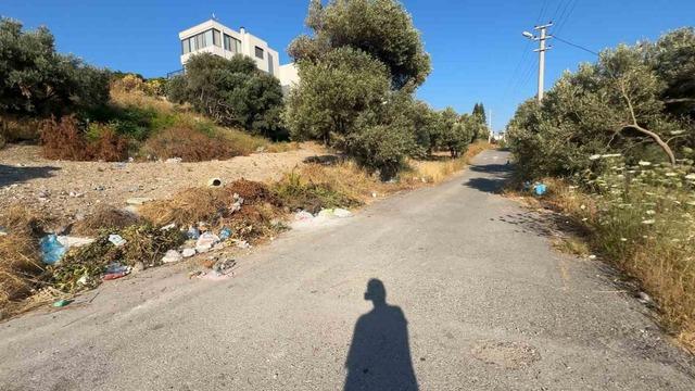 Yol kenarları &ccedil;&ouml;ple doldu, mahalleli isyan etti 1