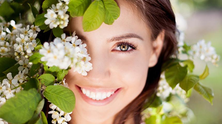 Hissettiğiniz yaşta g&ouml;r&uuml;nmek i&ccedil;in k&uuml;&ccedil;&uuml;k dokunuşlar