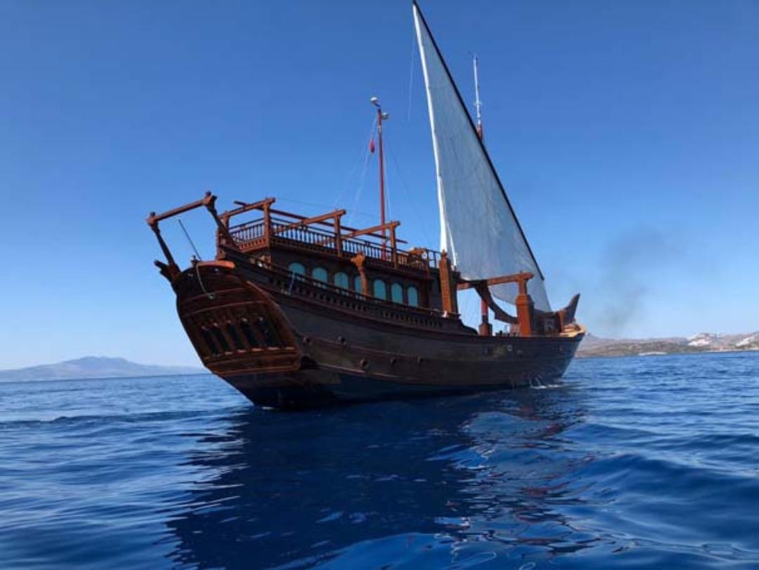 Muhteşem ahşap yat g&ouml;renleri b&uuml;y&uuml;ledi