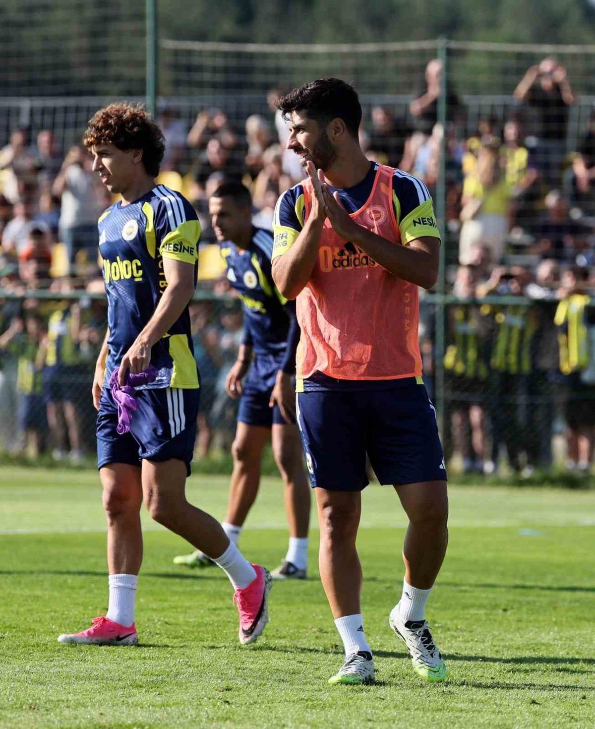 Fenerbah&ccedil;e g&uuml;n&uuml; &ccedil;ift antrenmanla tamamladı 1