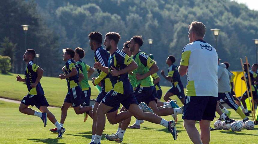 Fenerbah&ccedil;e g&uuml;n&uuml; &ccedil;ift antrenmanla tamamladı