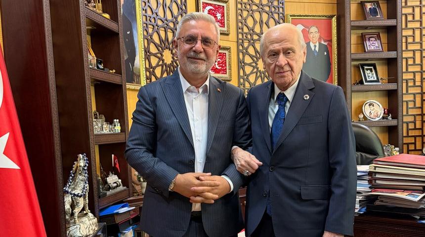 Mehmet Metiner, Devlet Bah&ccedil;eli'yi ziyaret etti! B&ouml;yle duyurdu: "S&uuml;re&ccedil; son aşamada"