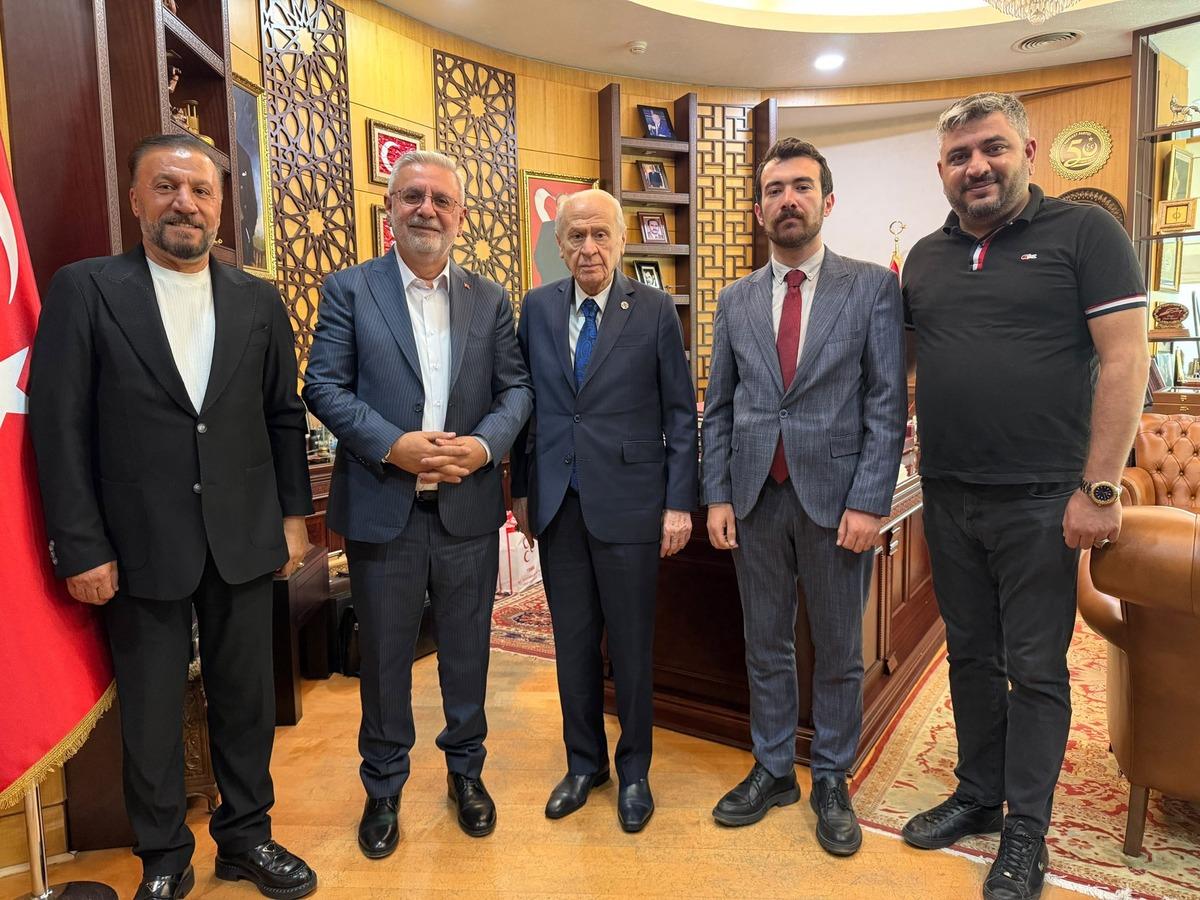 Mehmet Metiner, Devlet Bah&ccedil;eli yi ziyaret etti! B&ouml;yle duyurdu: "S&uuml;re&ccedil; son aşamada" 1