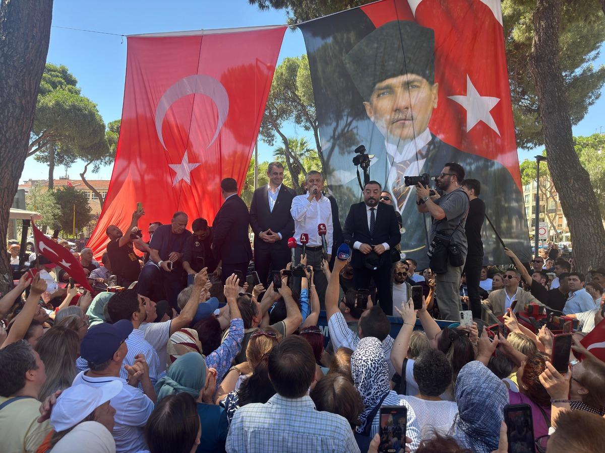 Cemil Tugay a&ccedil;ılışta yer almadı! Merak edilen soruya &Ouml;zg&uuml;r &Ouml;zel den a&ccedil;ıklama 1