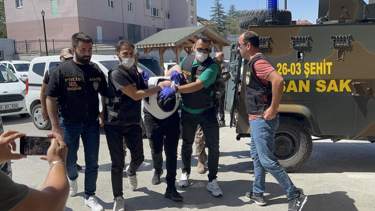 Eskişehir'de sokakta 5 kişiyi bıçaklamıştı! Cezaevinde intihar etti
