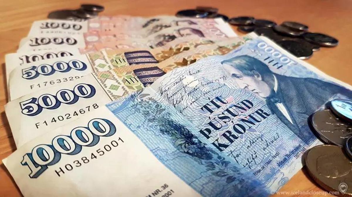 Tarihte Bir Gecede Değeri İnanılmaz Derecede Düşen Para Birimleri 4