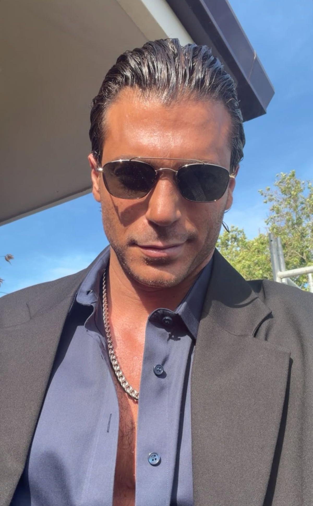 Can Yaman durmuyor: Şimdi de Demet &Ouml;zdemir iddiası... 1