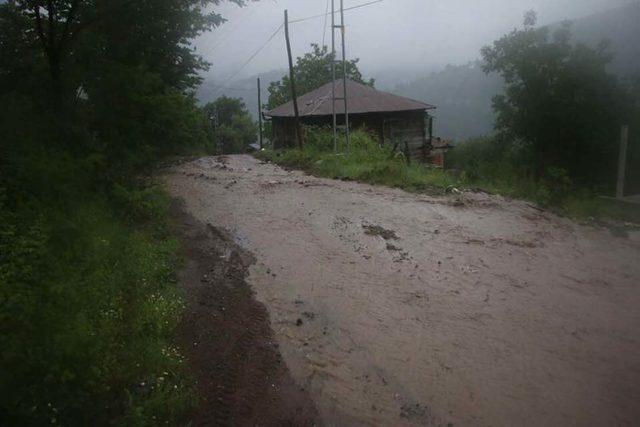 Ordu’da sağanak sele döndü