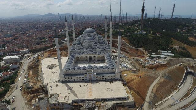 Çamlıca Camii'nin açılışı ertelendi