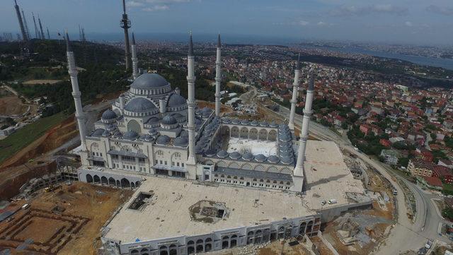 Çamlıca Camii'nin açılışı ertelendi