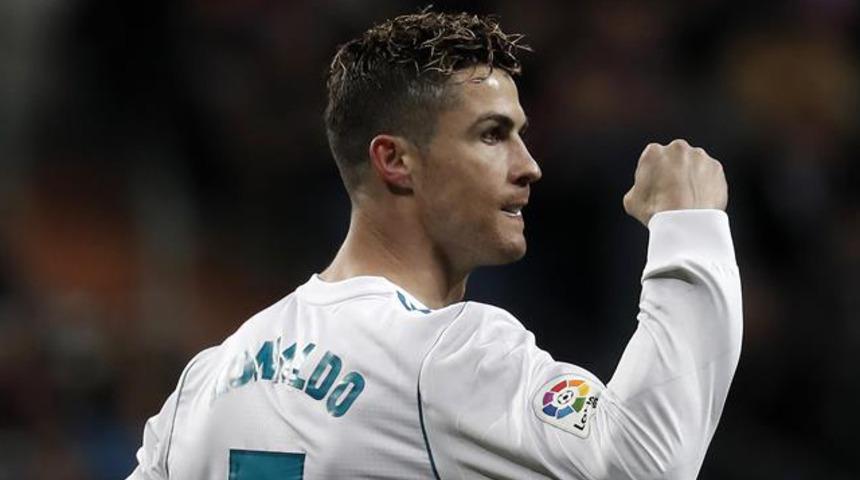 Ronaldo, Neymar ve Messi'ye fark attı