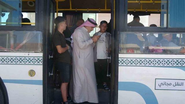 Kilis&rsquo;te karne zili &ccedil;aldı, Suriyelilerin g&ouml;n&uuml;ll&uuml; d&ouml;n&uuml;şleri başladı 2