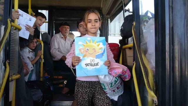 Kilis&rsquo;te karne zili &ccedil;aldı, Suriyelilerin g&ouml;n&uuml;ll&uuml; d&ouml;n&uuml;şleri başladı 1