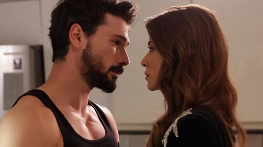 Deniz Can Aktaş ve Devrim &Ouml;zkan el ele yakalandı