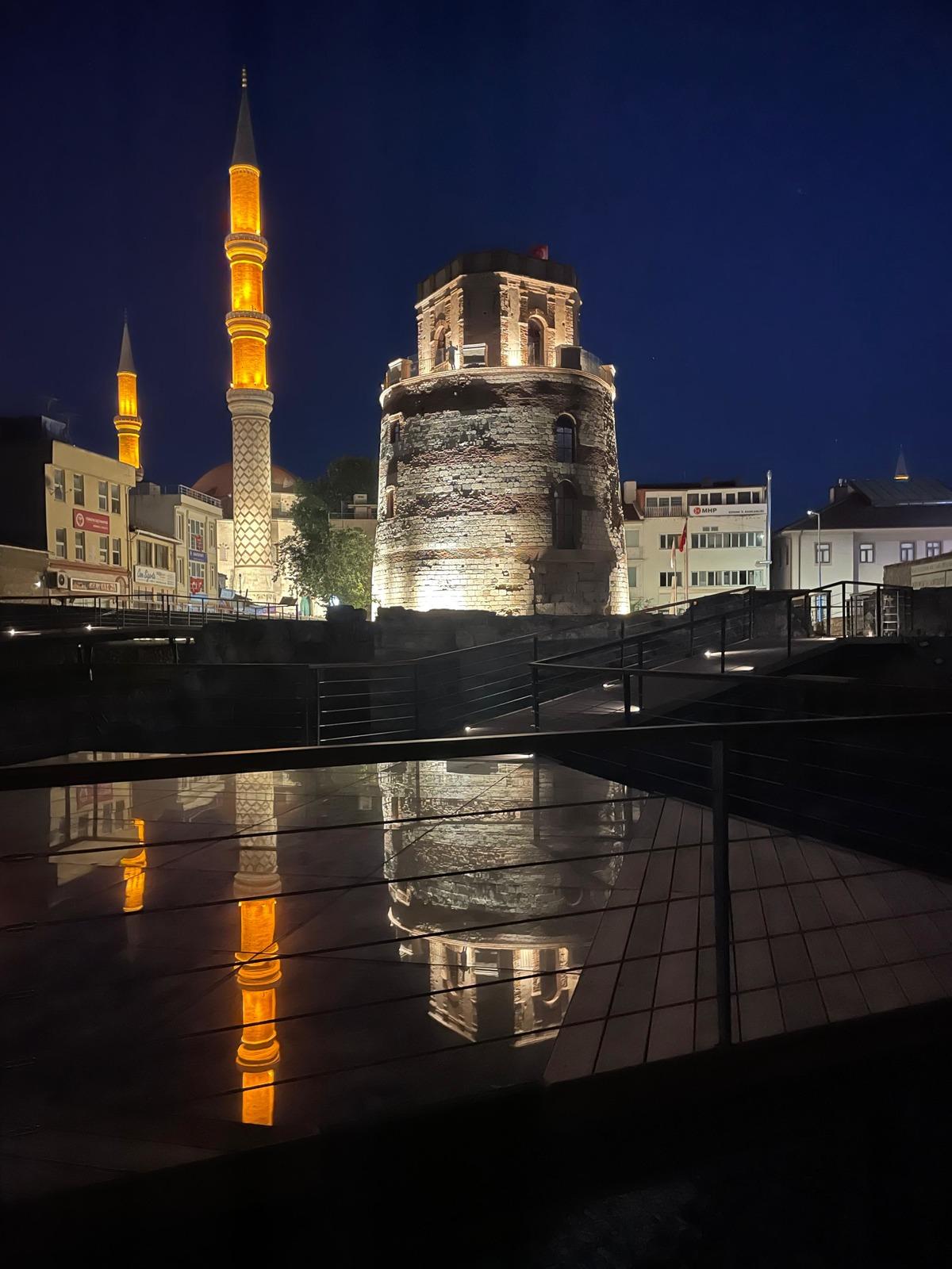 Bakan Ersoy paylaştı! Edirne nin tarih&icirc; saat kulesi yeniden ziyarete a&ccedil;ıldı 4