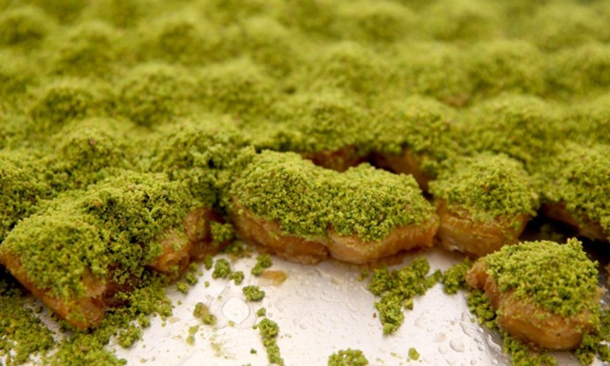 Fıstık fiyatları arttı, baklava fiyatları değişmedi