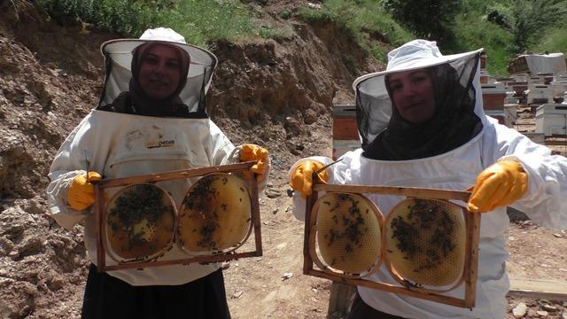 Gelin-görümce başarısı! Eşine destek olmak için başladı şimdi üretime yetişemiyorlar