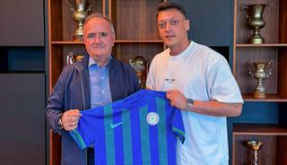 Anlaşma sağlandı! Rizespor Mesut &Ouml;zil'i resmen a&ccedil;ıkladı