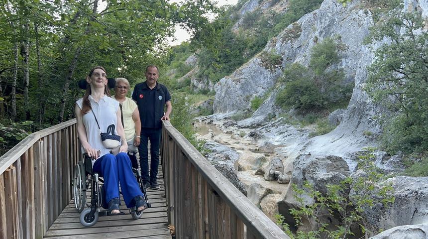 "D&uuml;nyanın en uzun boylu kadını" Kastamonu'da