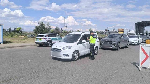 Gaziantep’te şok yol kontrol uygulaması: 74 aranan şahıs yakalandı