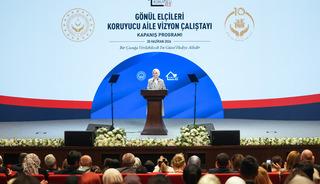 Bakan G&ouml;ktaş, "G&ouml;n&uuml;l El&ccedil;ileri Koruyucu Aile Vizyon &Ccedil;alıştayı" kapanış programında konuştu