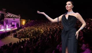 Ebru Yaşar'ın ilk senfoni performansı mest etti! 120 kişilik dev kadroyla sahnede