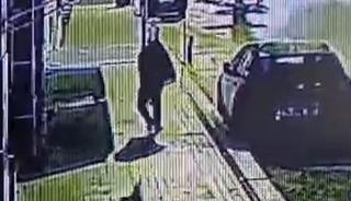 &Ccedil;&ouml;p poşetiyle gizlenip ateşe verdi!
