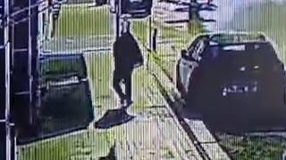 Çöp poşetiyle gizlenmeye çalışıp çay ocağını ateşe verdi 