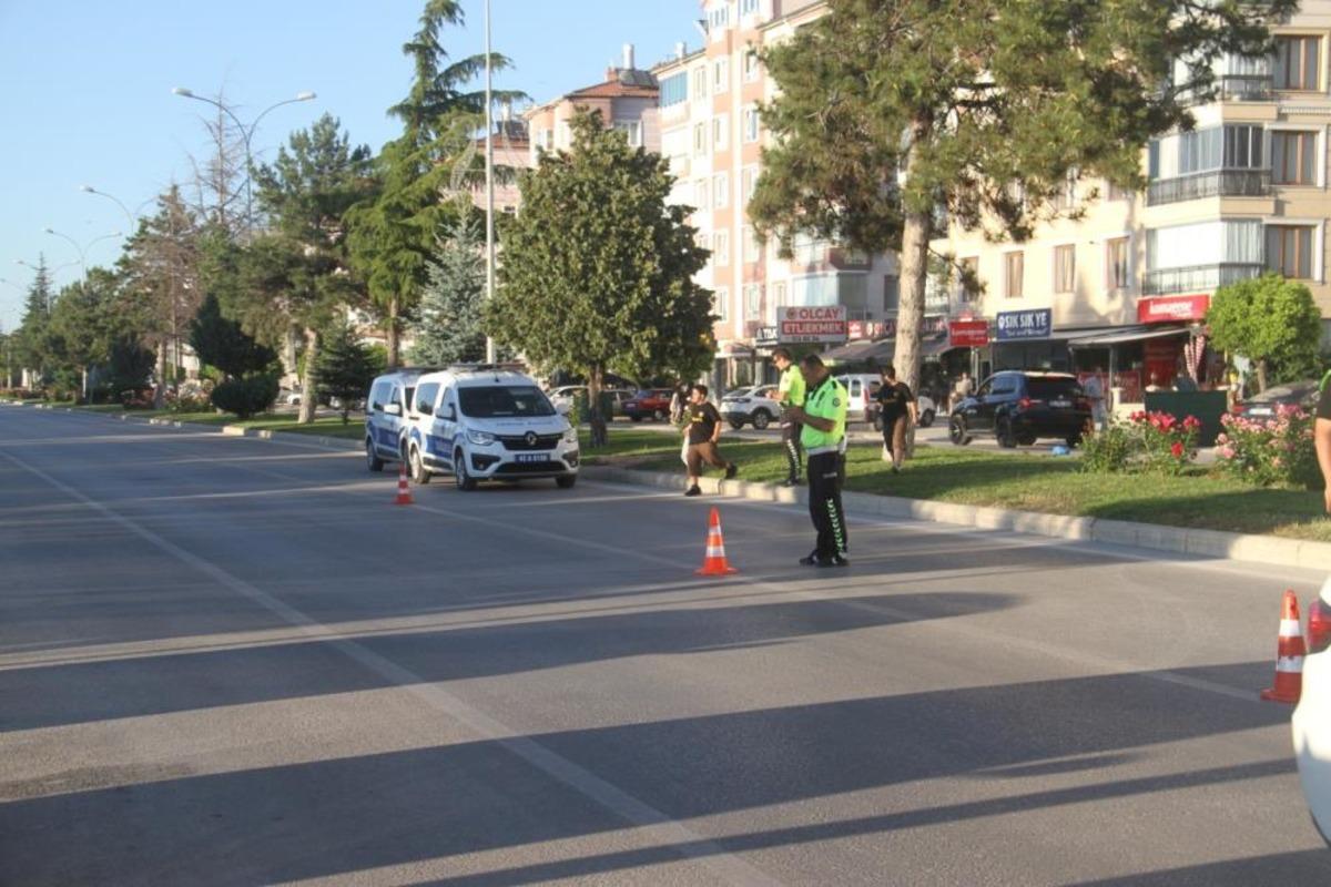 Kaza sonrasında dili boğazına ka&ccedil;an &ccedil;ocuğu vatandaş kurtardı 1