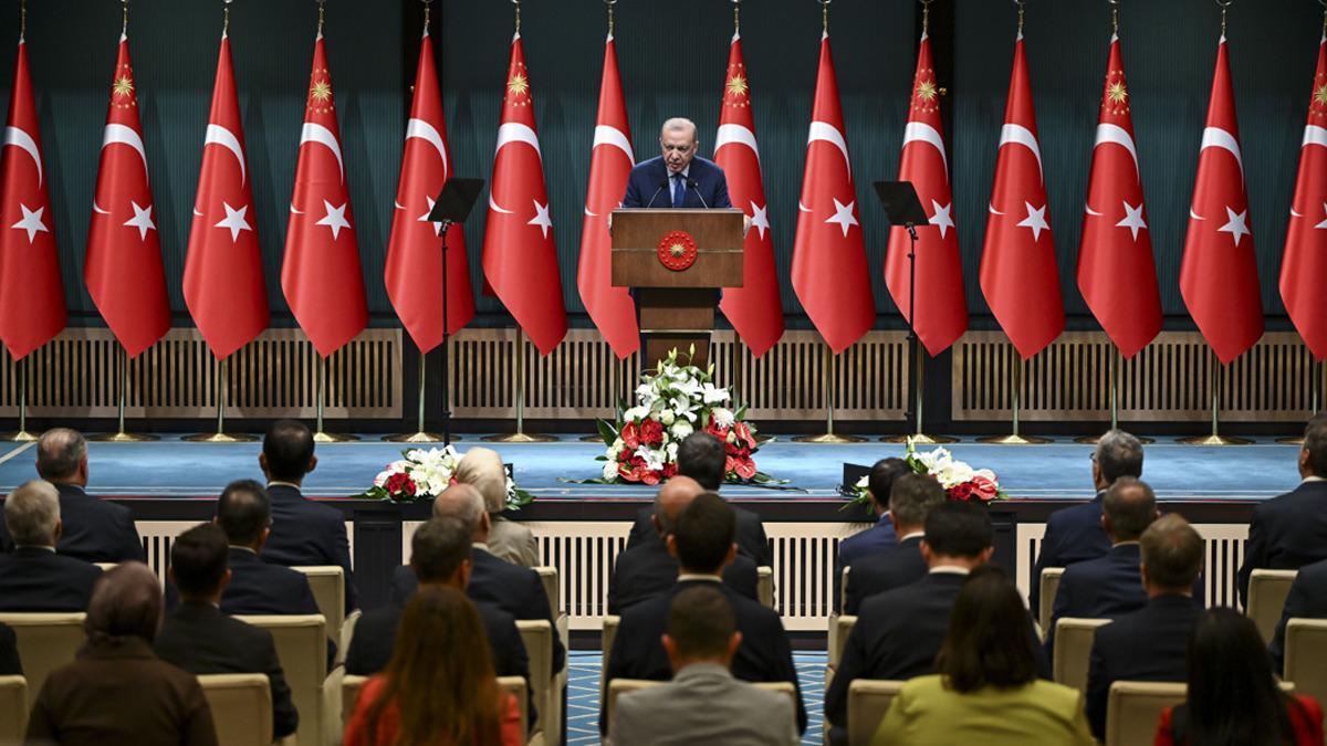 Cumhurbaşkanı Erdoğan: "Ana muhalefetin yapacağı en hayırlı iş k&ouml;t&uuml; sicilleri ile hesaplaşmasıdır" 1