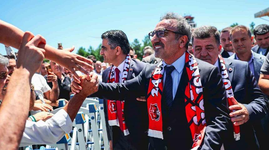 Chobani kurucusu ve CEO&rsquo;su Hamdi Ulukaya&rsquo;dan Erzincanspor&rsquo;a dev destek