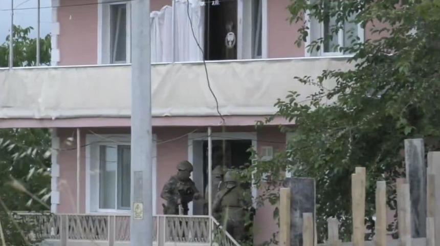 D&uuml;zce ve Bursa&rsquo;da DEAŞ operasyonu: 13 g&ouml;zaltı