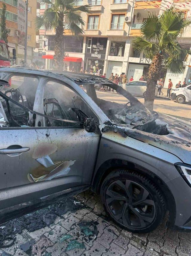 Osmaniye’de seyir halindeki otomobil yandı 2