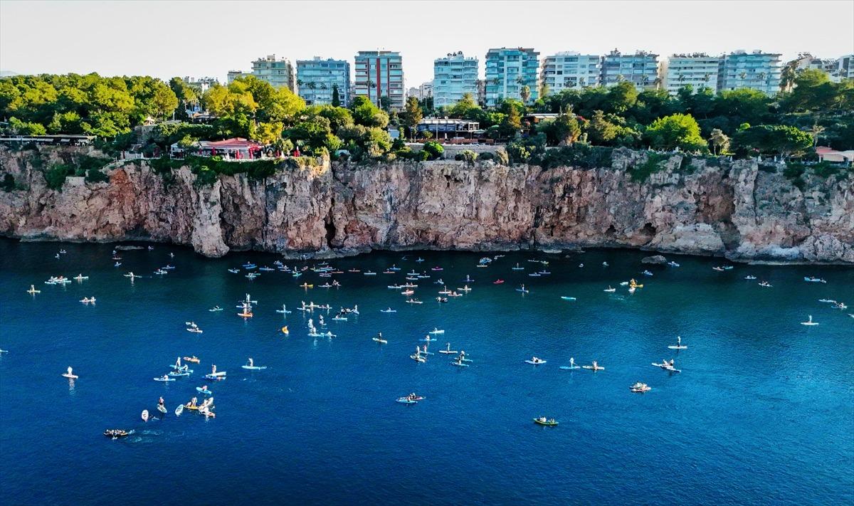 Sabah 05.00 te y&uuml;zlerce insan bunun i&ccedil;in toplanıyor! Antalya da ilgin&ccedil; g&ouml;r&uuml;nt&uuml; 5